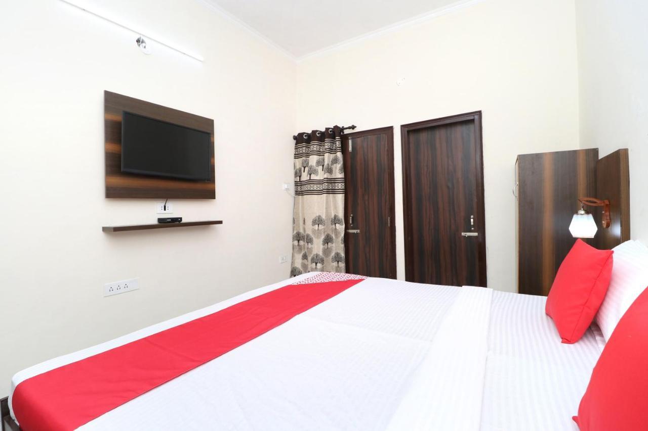 Oyo 24122 Hotel Sharnam Kharar Kültér fotó