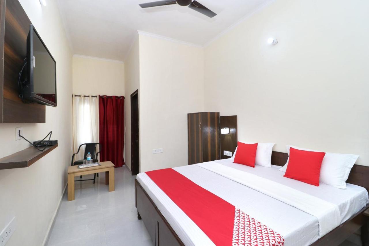 Oyo 24122 Hotel Sharnam Kharar Kültér fotó